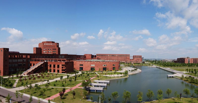 江西師范大學旭潔洗地機客戶案例-<a href=http://hzhdbym.com target=_blank class=infotextkey>洗地機生產廠</a>家